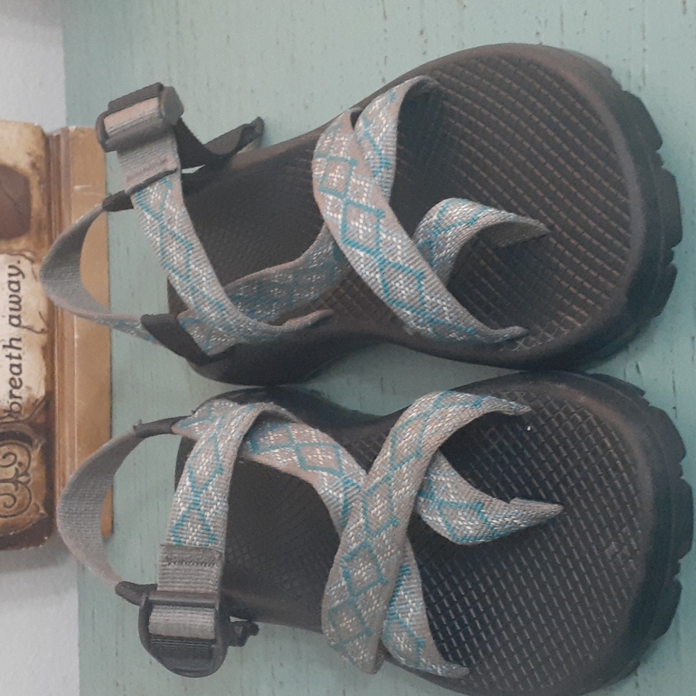 CHACO SANDALS SZ 6 WOS